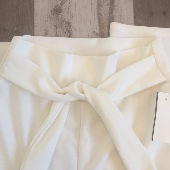 White flared pants - Picture 3 of 4